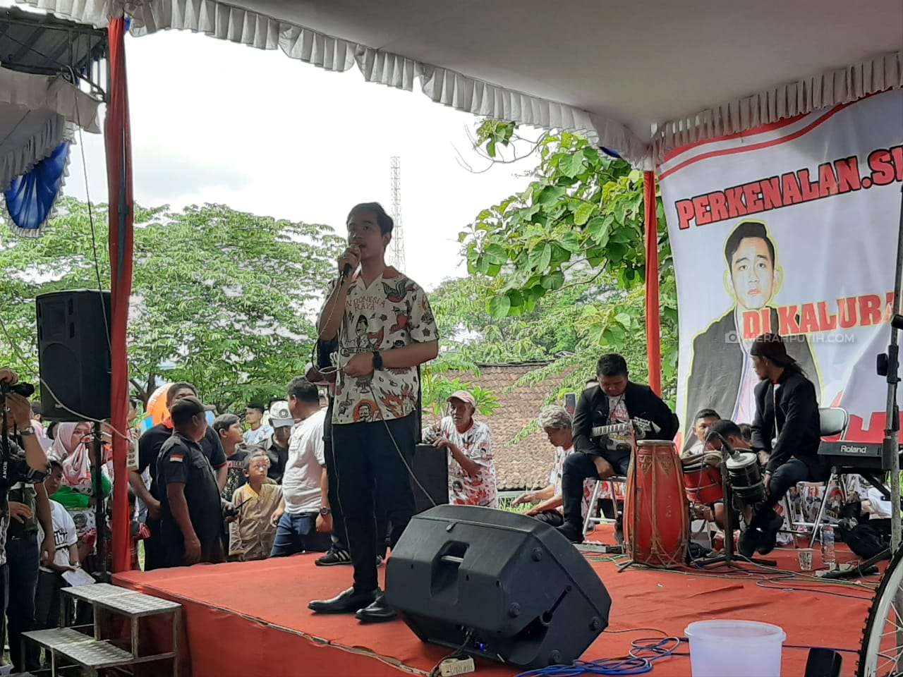 Sehari Blusukan di 6 Lokasi, Gibran Klaim Elektabilitas Januari Naik