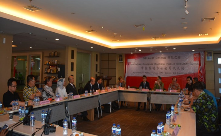 Pertemuan bersama Perhimpunan INTI dengan delegasi Kunming