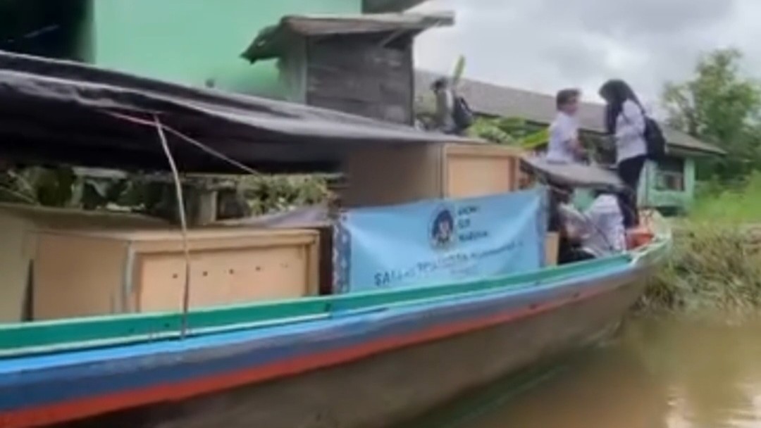 Mengharukan! ini Momen Kapal SPPG Antar MBG untuk 951 Anak di Pulau Terpencil