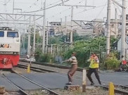 Viral Lansia Nyaris Tertabrak di Pasar Senen, Begini Respons KAI