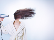 Keringkan Rambut secara Cepat, ini Caranya