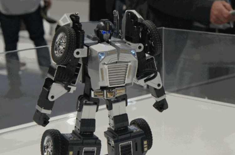 Mirip Transformers di Kehidupan Nyata, Mainan Robot ini Gegerkan CES 2020