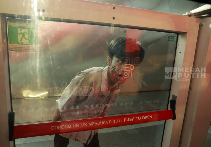 Menilik Zombie Penunggu Stasiun LRT Jakarta  dalam Train To Apocalypse: No Way Out