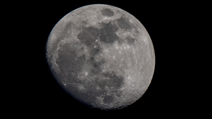 NASA Menemukan Lebih Banyak Air dan Es di Bulan