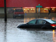 Tips Ampuh Membersihkan Mobil yang Terendam Banjir 