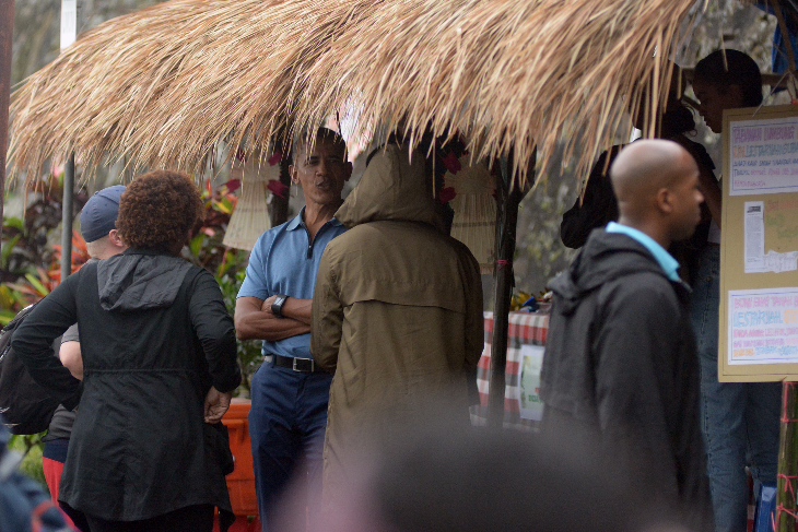 Obama Makan Siang di Restoran Bumi Langit