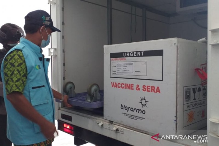 Distribusi vaksin Sinovac ke Belitung (ANTARA/kasmono)
