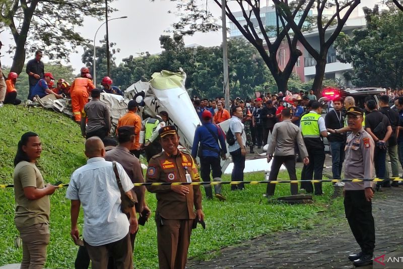2 Mayat Korban Masih Terperangkap dalam Badan Pesawat Jatuh di BSD