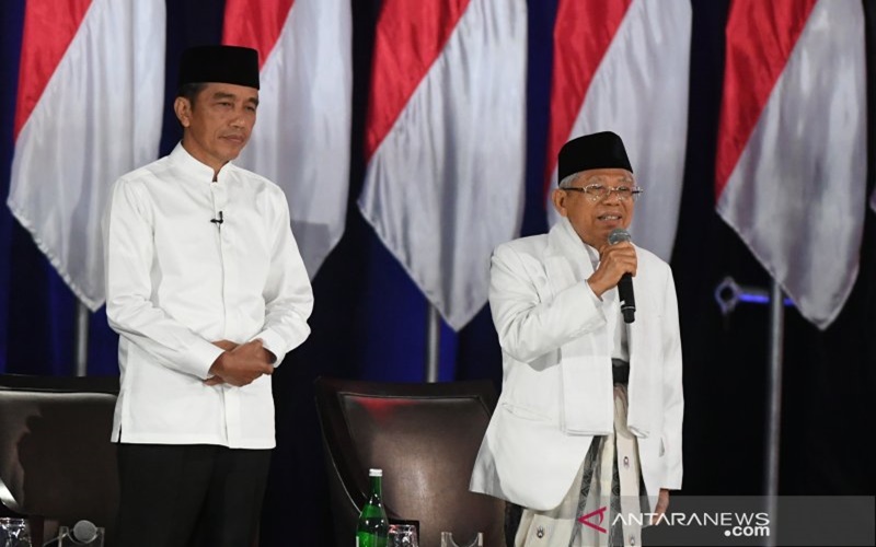 Pasangan Jokowi-Ma'ruf saat debat kelima Pilpres 2019