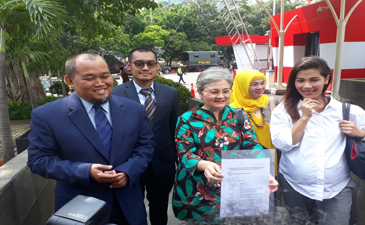 Nadia Mulya putri Budi Mulya bersama kuasa hukum