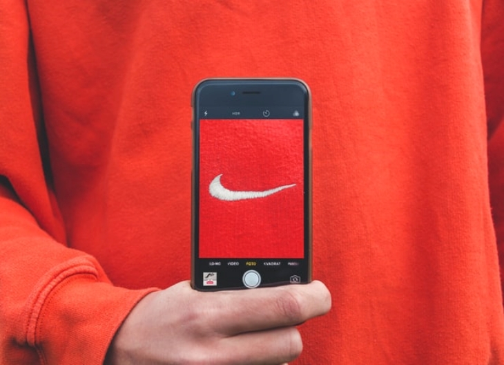 Perwakilan Nike memberi tanggapan mengenai kehadiran masker Venturer. (Foto: Unsplash/Kristian Egelund)
