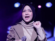 Mengintip Koleksi 'Sneakers' Nissa Sabyan yang Super Kece