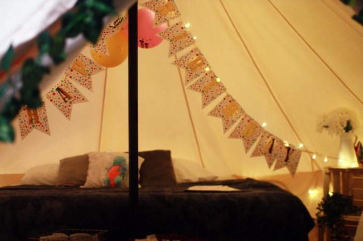 Harga yang ditawarkan untuk Glamping tidak murah (Foto: Reuters)