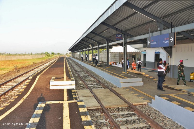 Kemenhub Resmikan Reaktivasi Jalur KA Ciranjang-Cipatat