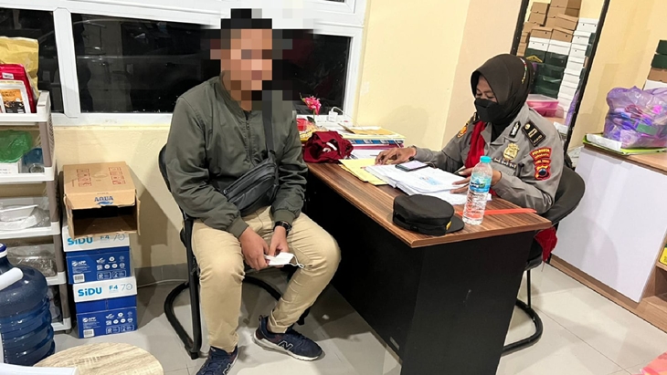 Nonton Sepak Bola Gratisan Modal Kaus Tulisan Polisi, Pemuda Solo Diamankan
