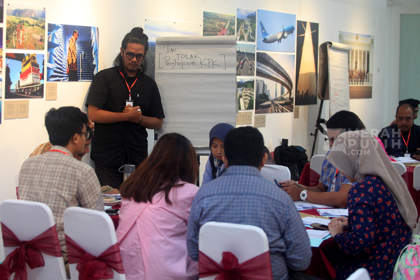Suasana Uji Kompetensi Wartawan (UKW) jenjang muda oleh Lembaga Pendidikan Jurnalistik ANTARA (LPJA) di Antara Heritage, Pasar Baru, Jakarta Pusat, Kamis (19/12/2024).