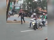Pengemudi Ojol Terseret saat Pertahankan Motornya dari Mata Elang di Kebon Jeruk