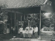 Asal-Usul Sakola Isteri, Sekolah Perempuan Pertama asal Bandung