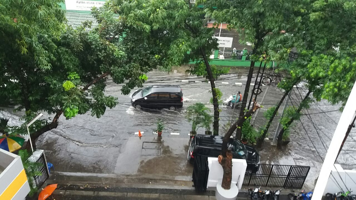 Hujan Tak Henti, Sejumlah Jalan di Jakarta Tergenang. Di Mana Saja?