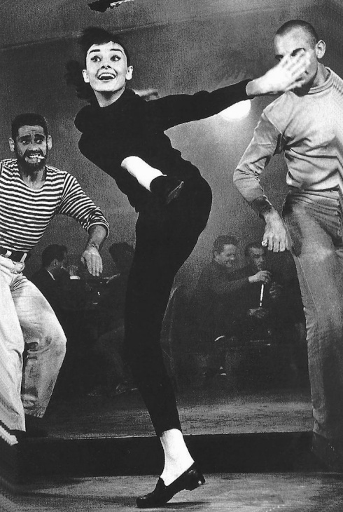 Audrey Hepburn berdansa pada film Funny Face. (Foto une femme d'un certain age)