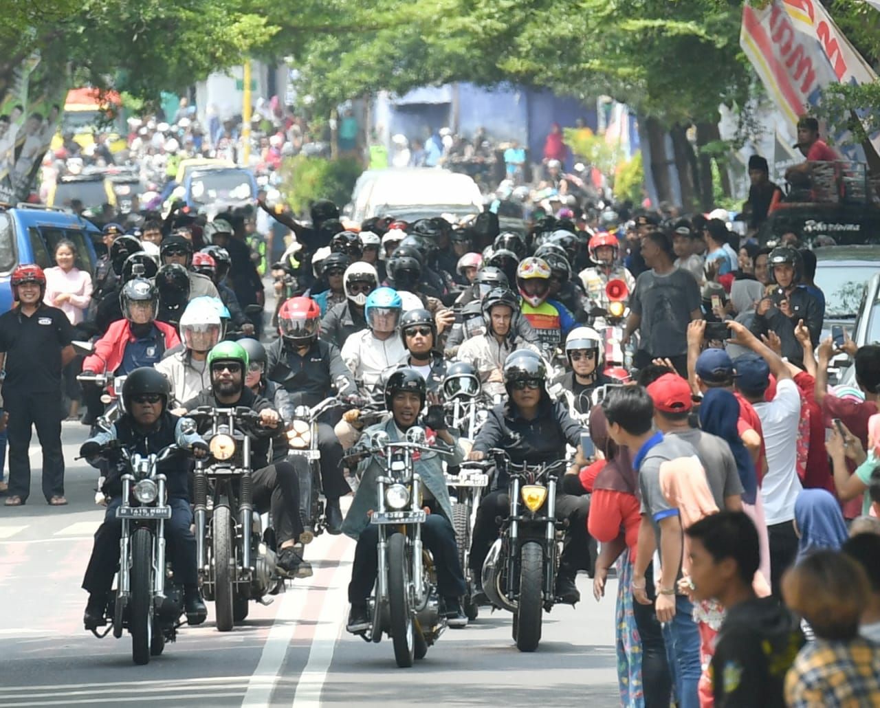 Tunggangi Motor Street Tracker, Presiden Jokowi Keliling Kota Tangerang