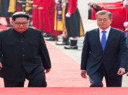 Pertemuan Bersejarah Kim Jong Un dan Moon Jae-in di Garis Demarkasi Militer: Saya Senang Bertemu Anda...