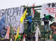 Di Depan Gedung DPR/MPR, Mahasiswa Lempar Botol ke Arah Kapolda Metro Jaya
