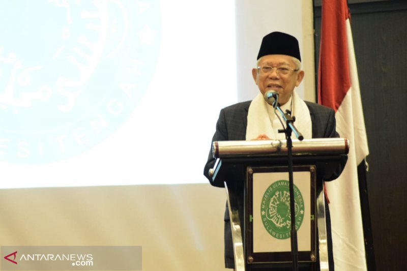 Ketua MUI Prof KH Ma'ruf Amin saat berceramah dalam acara halal bil halal yang diadakan MUI Sulawesi Tengah di Hotel Santika Kota Palu, Jumat malam (14/6). (HO Humas Pemkot Palu).	