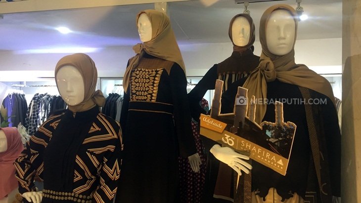  Shafira Siap Pamerkan 80 Koleksi Bertema World Wanderer di Indonesia Fashion Week 2019
