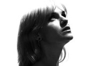 Sarah Barrios Ciptakan Lagu untuk Lawan Internet Troll