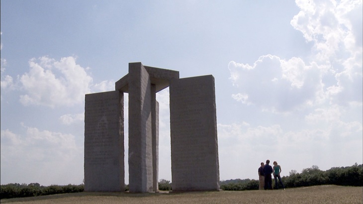 Membaca Instruksi Misterius Pascakiamat di Guidestones Georgia 