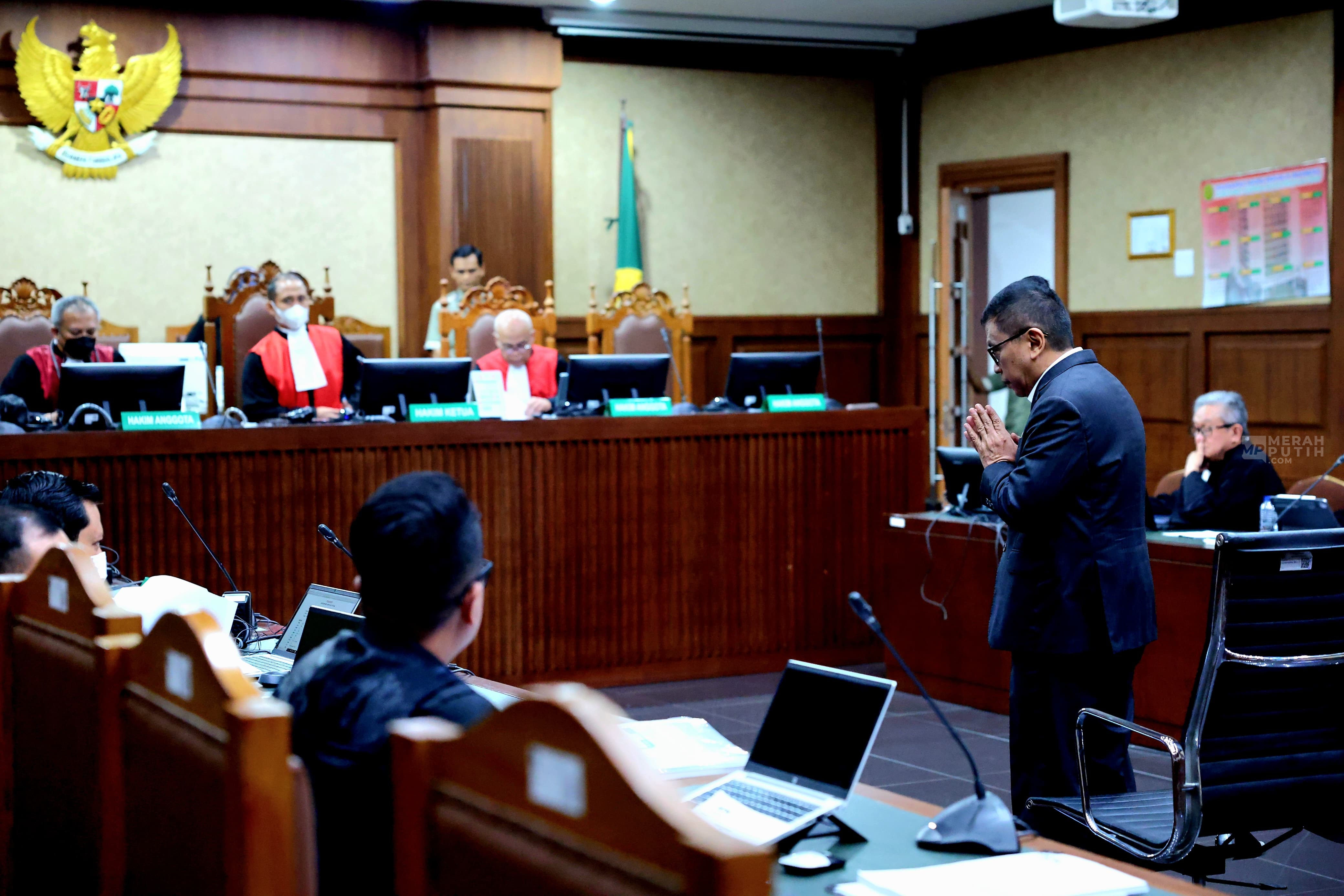 Di Sidang Hasto, Kusnadi Cerita Ditipu Penyidik KPK Rossa Sebelum Tiga Ponsel Disita
