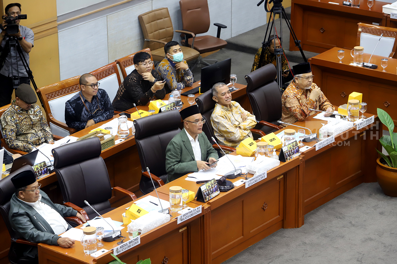 Ketua Komisi VIII DPR Marwan Dasopang memimpin Rapat Panitia Kerja (Panja) Haji 2026, di ruang Komisi VIII DPR, di Gedung Nusantara II, Kompleks Parlemen, Senayan, Jakarta, Selasa (28/10/2025).