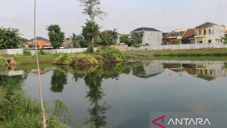 Dinas SDA DKI Lakukan Pengerukan Sedimen Lumpur di 100 Titik