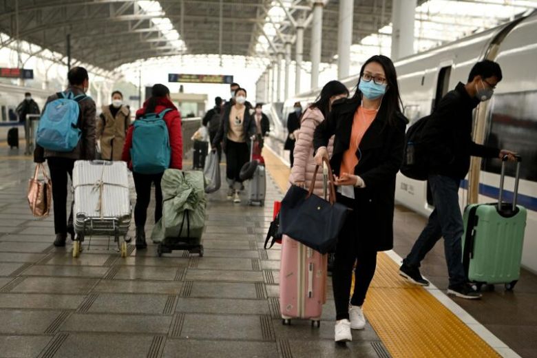 Ada isu yang mengatakan orang-orang tidak bertanggung jawab sengaja meludahi fasilitas umum. (Foto Straits Times) 