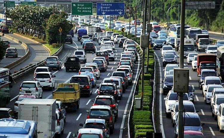 Tips-tips Hindari Stres Saat Terjebak Kemacetan