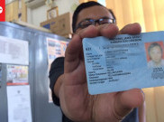 Merakyat, Wali Kota Antar e-KTP ke Rumah Warga
