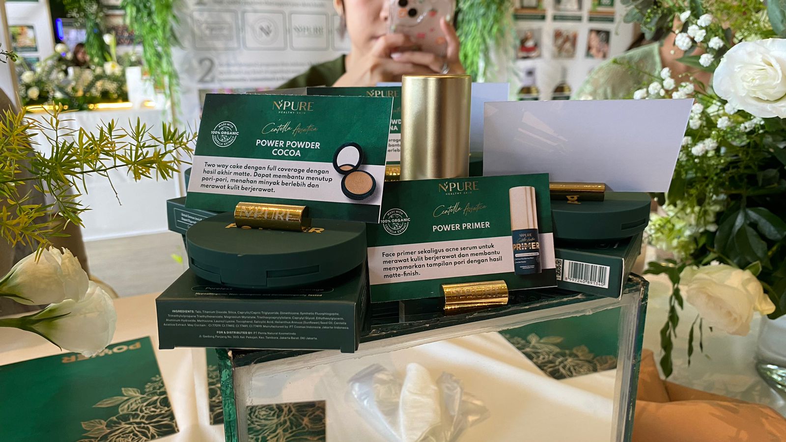 Produk makeup berbanderol murah. (Foto: Merahputih.com/Andrew Francois)