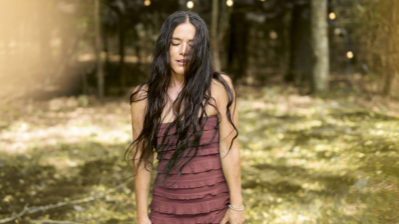 Lirik Lagu 'Backwards' dari Materi Terbaru Rachael Yamagata
