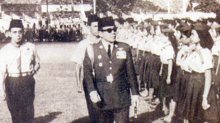 Presiden Sukarno kala di depan para anggota Pramuka. (Foto/kotapramuka.blogspot.com)