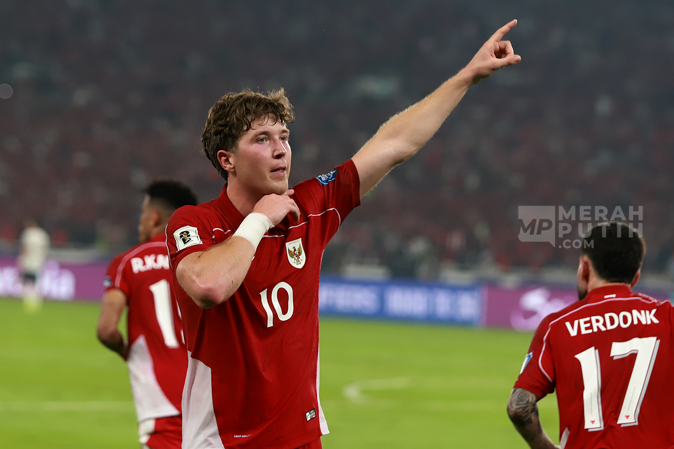 Aksi Timnas Indonesia Kalahkan China dengan Skor 1-0 di Stadion Utama Gelora Bung Karno