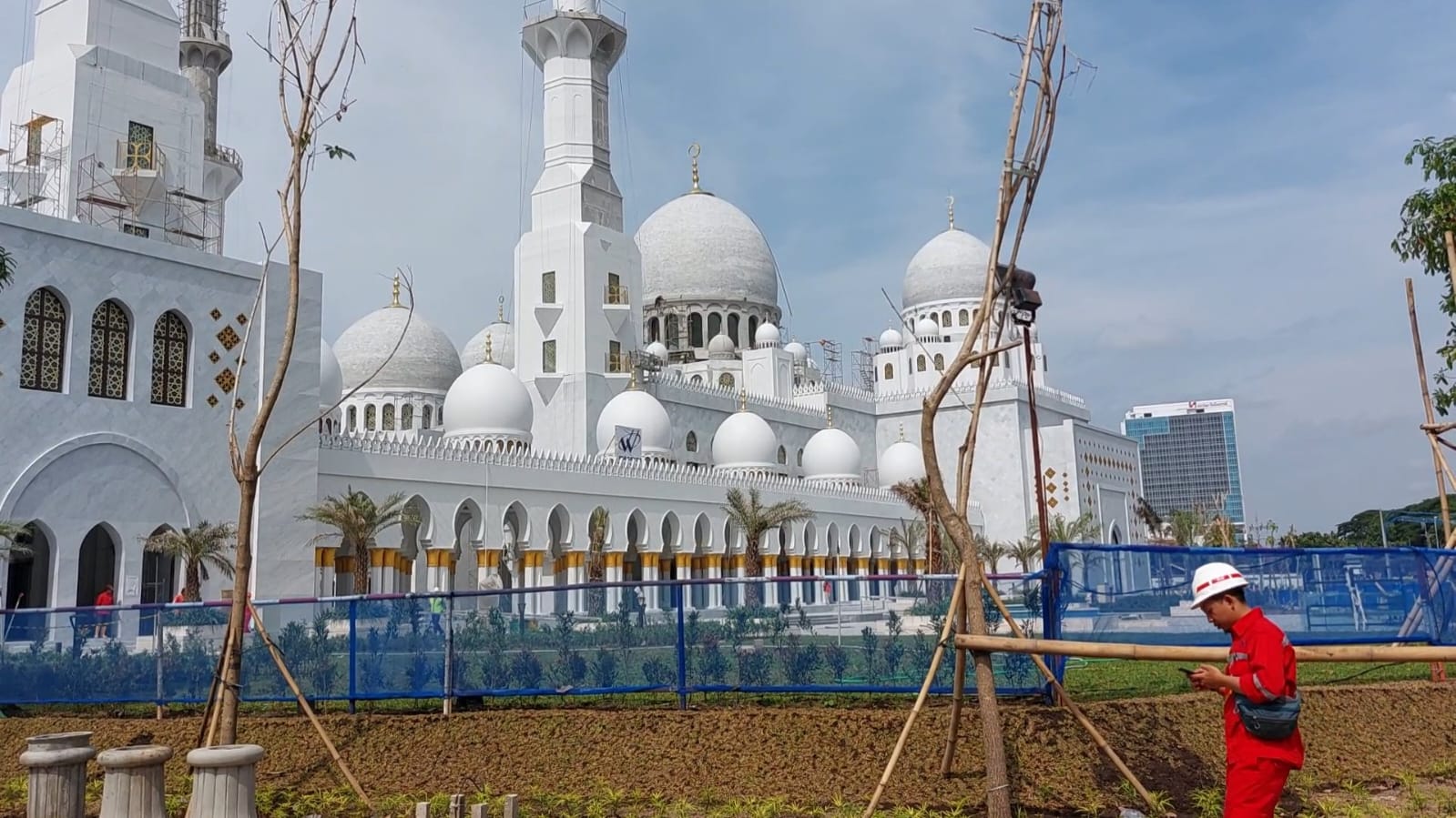 Kemenag akan Kelola Perawatan Masjid Sheikh Zayed di Solo