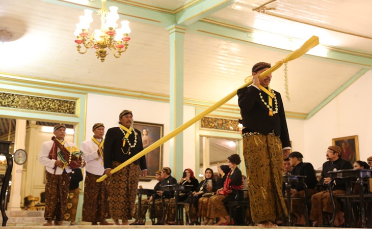 Suasana Kiram Malam 1 Suro di Surakarta