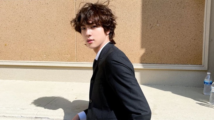 Jin BTS Kini Jadi Model Baru Jin Ramen