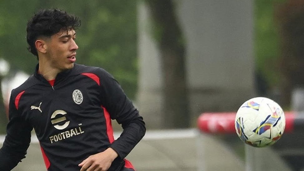 Cedera Lutut Berkepanjangan, Pemain Muda AC Milan Putuskan Pensiun di Usia 20 Tahun