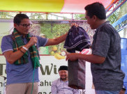  Curhat Susianto Pada Sandiaga Uno: Dua Kwintal Buah Naganya Hanya Bisa Beli Sarung