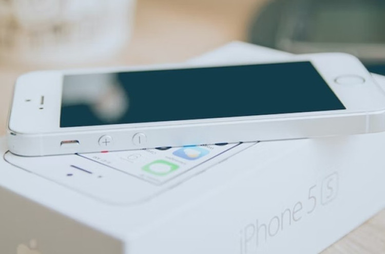 Sang Legenda Ponsel Apple, iPhone 5 yang Tipis dan Ringan