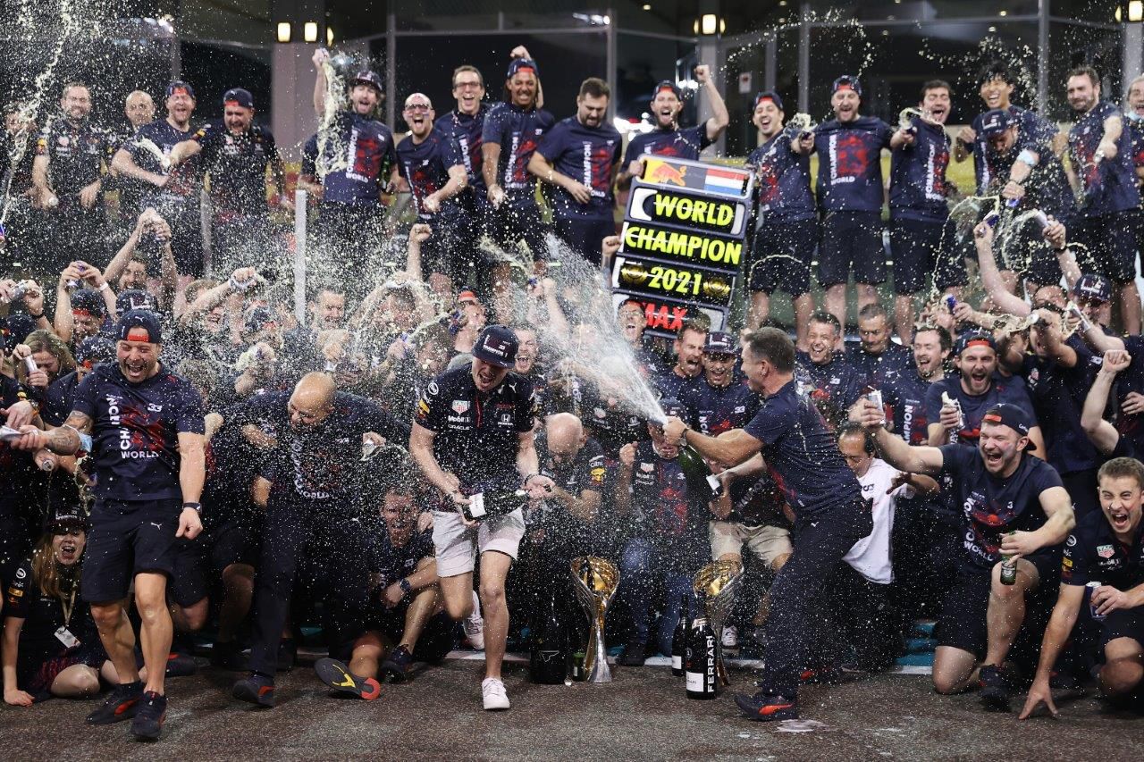 Mobil™ Bangga Bisa Mengantar Max Verstapen Jadi Juara Dunia F1 2021