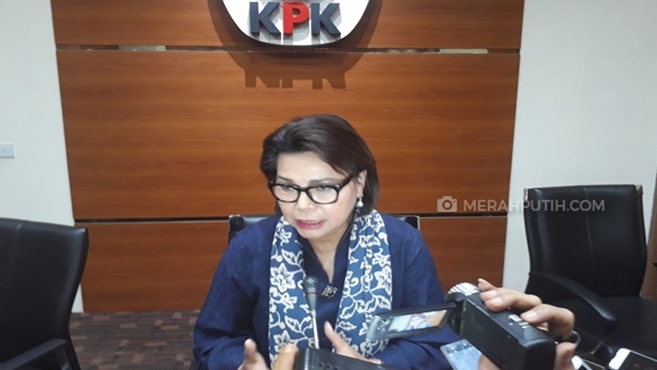 Wakil Ketua KPK Basaria Panjaitan memaparkan kasus korupsi pejabat negara (Foto: MP/Ponco Sulaksono)