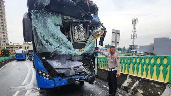 Kecelakaan TransJakarta di Koridor Ciledug, Sopir Diduga Ngantuk